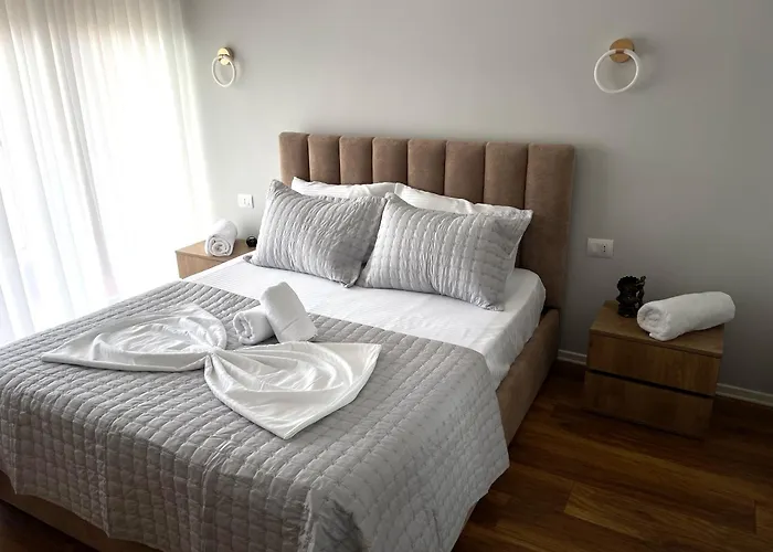 New Bazaar, Grand Apartment